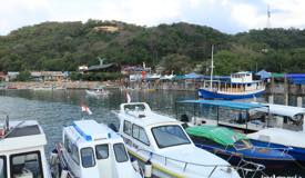 gallery/labuan-bajo/boats-anchored-in-labuan-bajo-flores-3.jpg