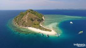 gallery/kelor_island/kelor-island-from-the-air-1.jpg