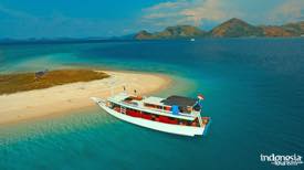 gallery/kelor_island/kelor-island-from-the-air-2.jpg