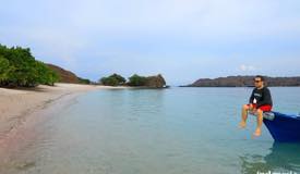 gallery/pink-beach/pink-beach-komodo-island-19.jpg